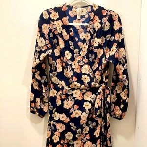 Evereve Allison Joy wrap dress M EUC